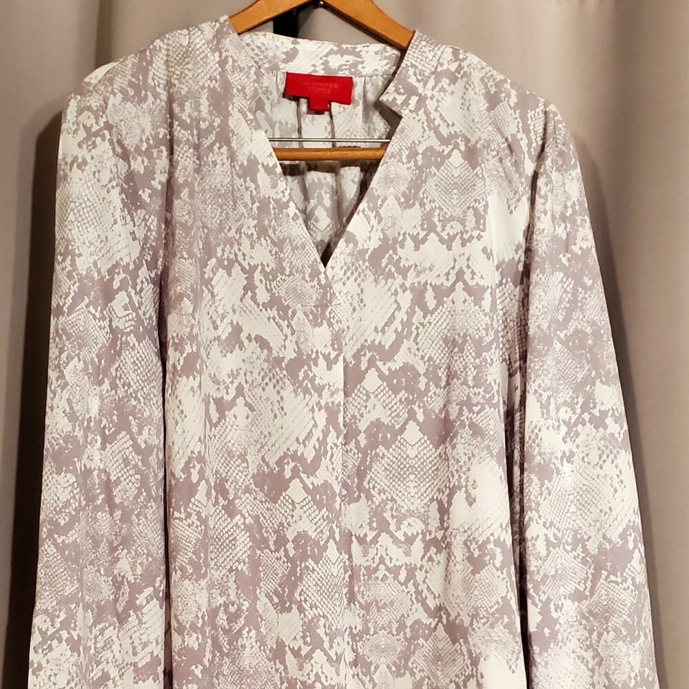 JENNIFER LOPEZ- Women's White & Grey Blouses (Size: XXL / NEW)